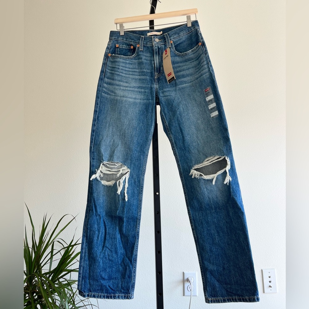 Authentic Levi’s low pro straight Jeans NEW